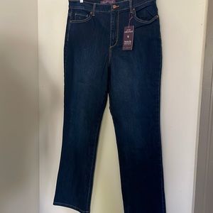NWT  tapered leg classic ride “slimming jeans” Gloria Vanderbilt stretch denim